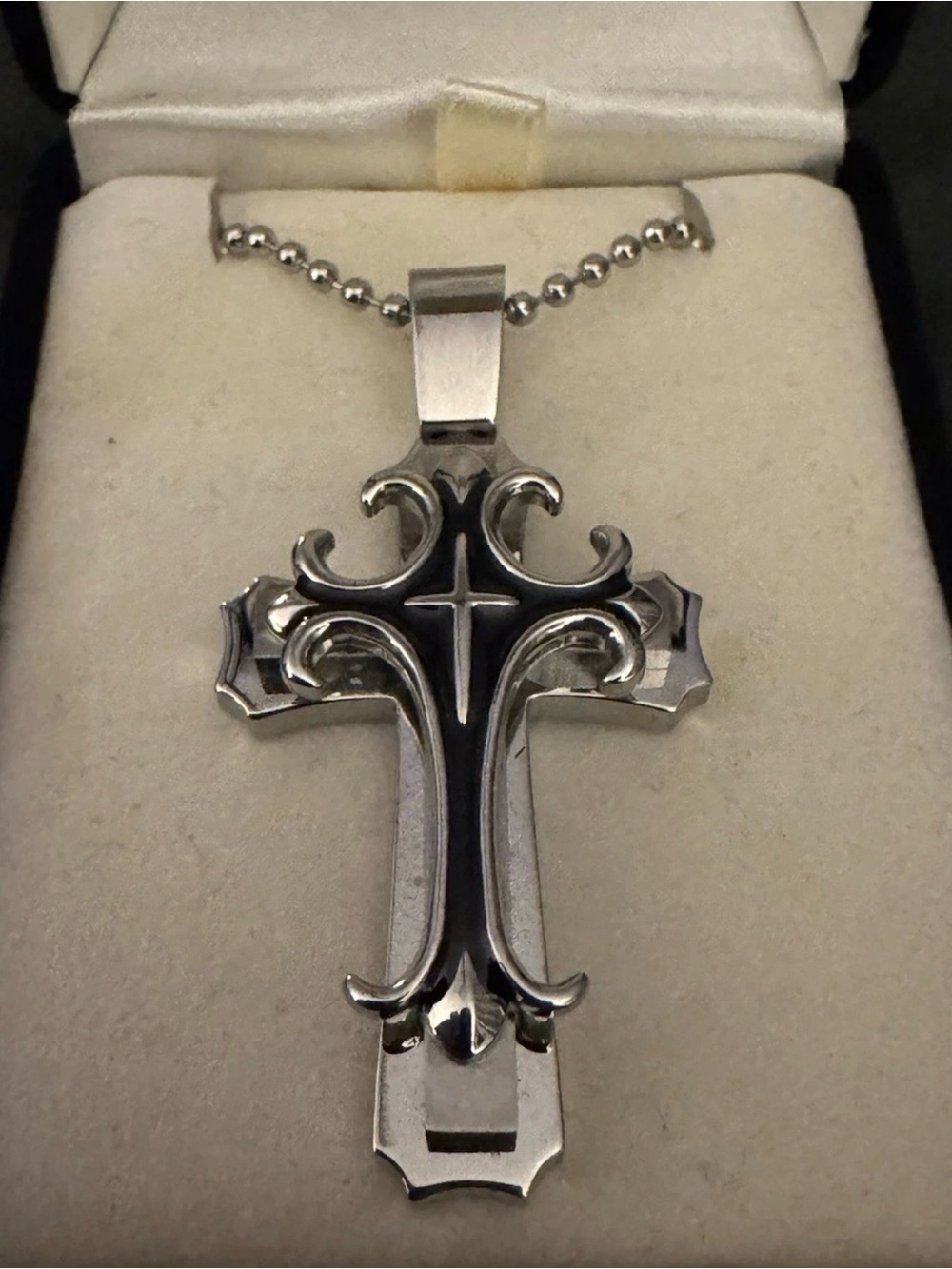 Kay Jewelers Stainless Steel Silver Cross Charm Pendant Ball/Bead 24 in.Necklace